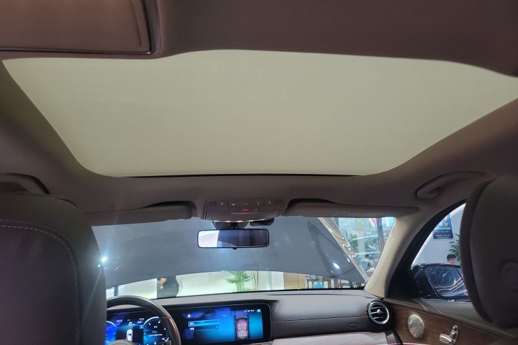 奔驰E级 2022款 E 260 L局部细节22