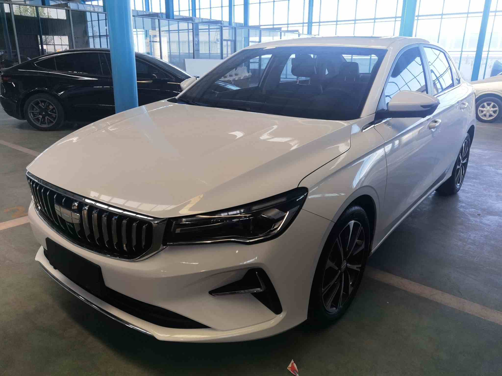 吉利汽车 帝豪 2025款 第4代 1.5L CVT尊贵型(2)