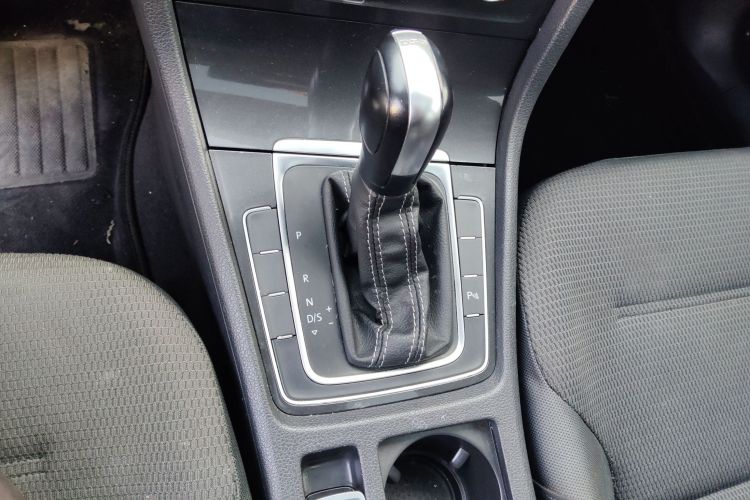 大众 高尔夫 2017款 230TSI 自动舒适百万辆纪念版中控内饰18