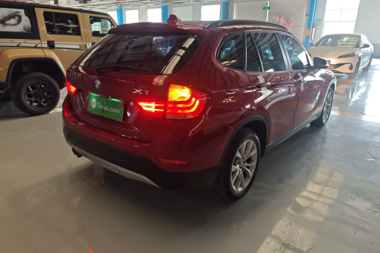 宝马X1 2014款 sDrive18i 时尚型车身外观7