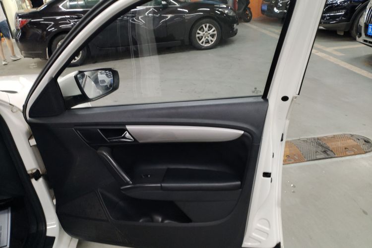 大众 朗逸 2013款 改款经典 1.6L 自动风尚版中控内饰7005