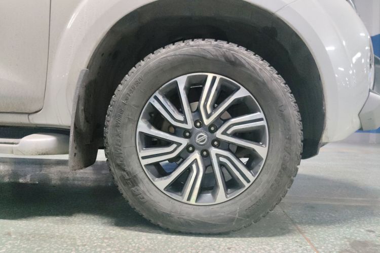 日产 途达 2020款 2.5L XL Upper 4WD 自动四驱豪华版车身外观10