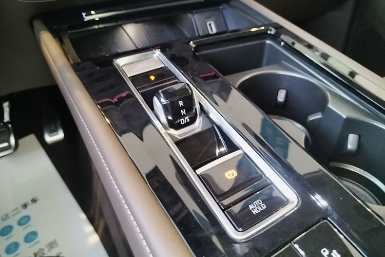 大众 威然 2024款 380TSI 尊贵版中控内饰18