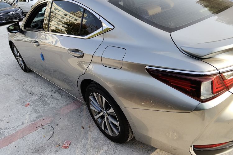 雷克萨斯ES 2018款 200 豪华版 国V车身外观4