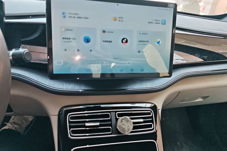 比亚迪 秦PLUS 2023款  冠军版 DM-i 120KM超越型局部细节16