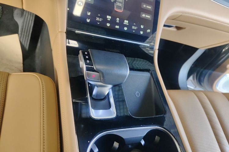 理想汽车 理想ONE 2020款 增程7座版中控内饰18