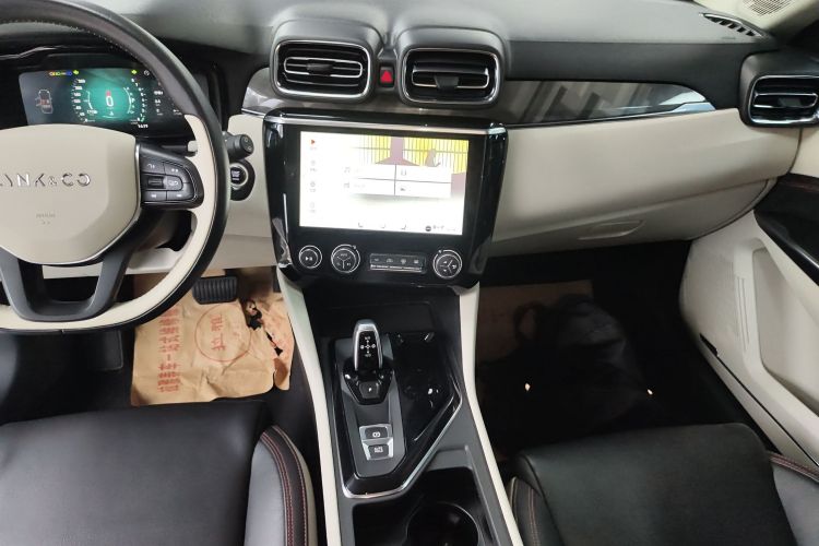 领克02 2019款 高能版 2.0T 自动两驱耀版 国VI中控内饰16