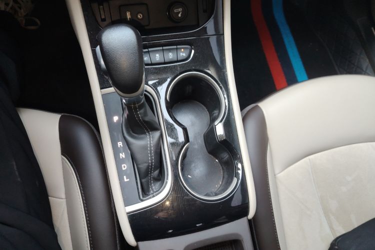 别克 威朗 2015款 三厢 15S 自动领先型中控内饰18