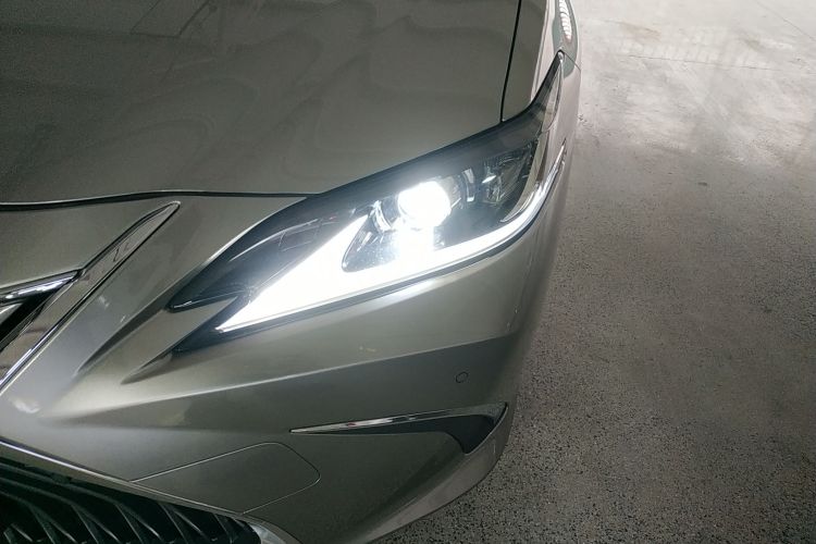 雷克萨斯ES 2020款 200 卓越版局部细节36