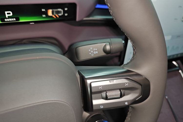 小鹏P7 2025款 750 四驱高性能 Ultra局部细节18