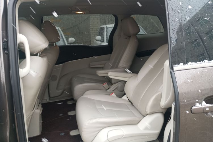 别克GL8 2023款 陆上公务舱 智享型中控内饰7004