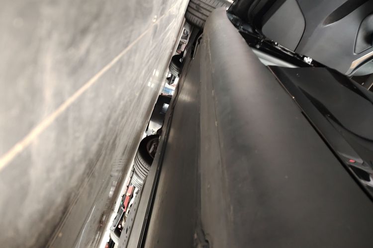 特斯拉 Model Y 2022款 长续航全轮驱动版局部细节9002