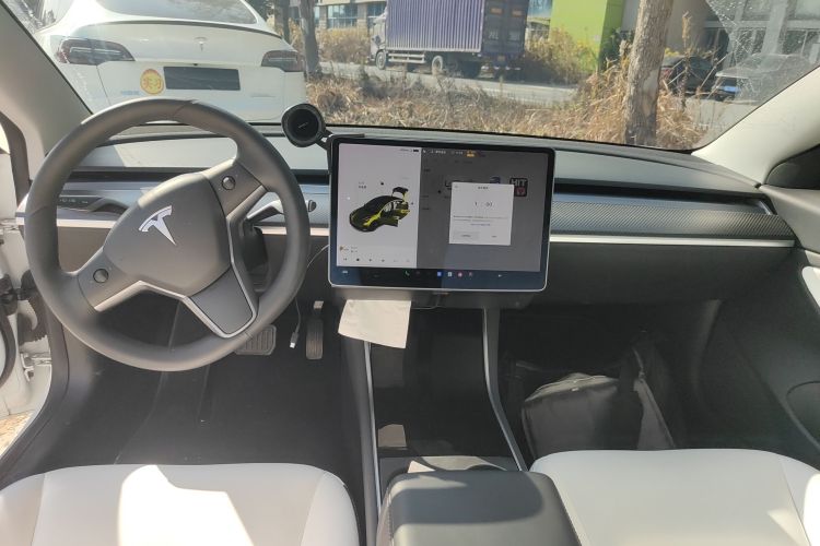 特斯拉 Model 3 2020款 长续航后轮驱动版中控内饰12