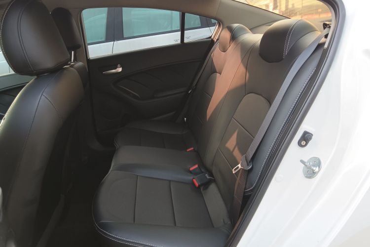 起亚K3 2015款 1.6L 自动GL中控内饰7004