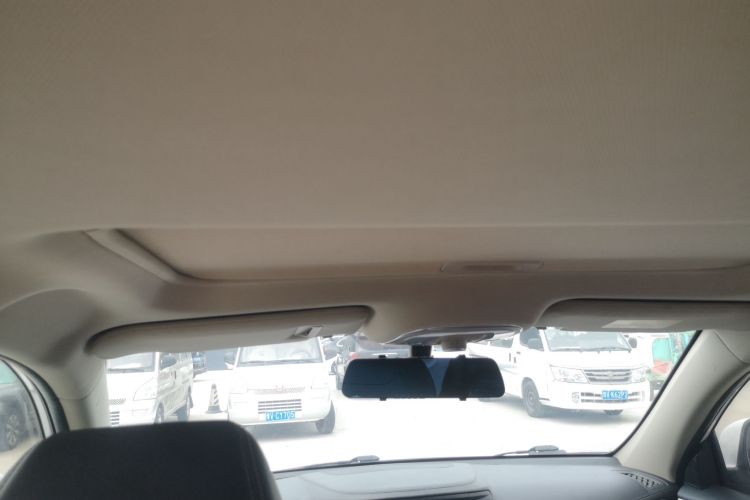 比亚迪 宋 2018款 1.5TID 自动智联尊贵型局部细节22