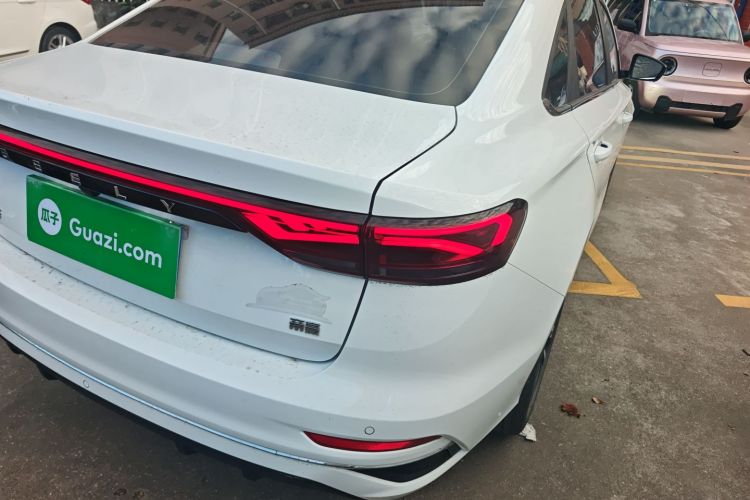 吉利汽车 帝豪 2025款 第4代 1.5L CVT旗舰型车身外观9