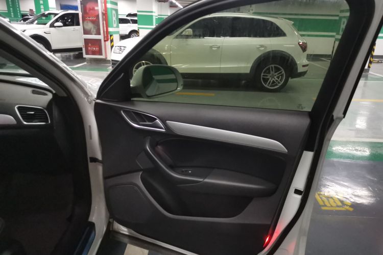 奥迪Q3 2017款 30 TFSI 时尚型中控内饰42