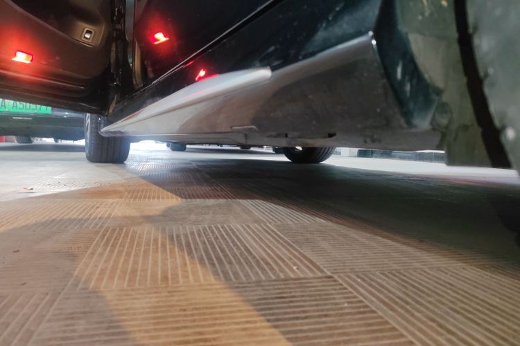 奔驰C级 2021款 C 260 L 运动版局部细节9002