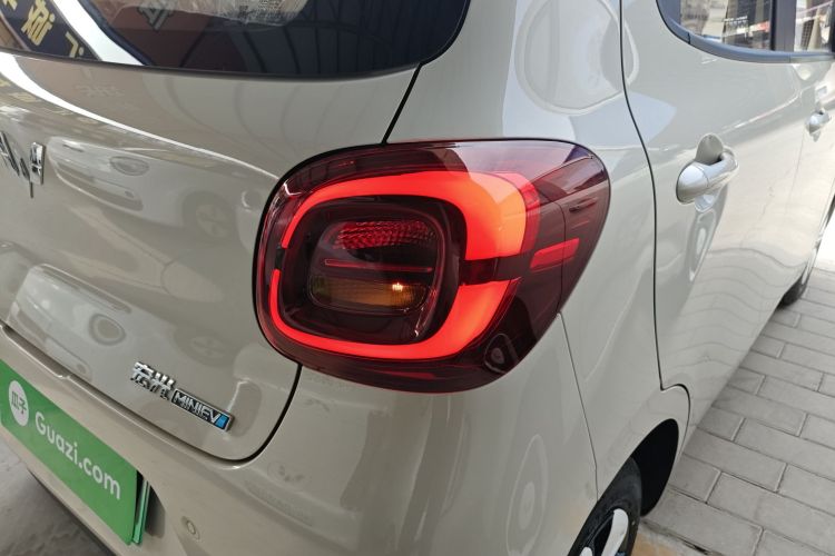 五菱汽车 宏光MINIEV 2025款 四门版 进阶款车身外观9