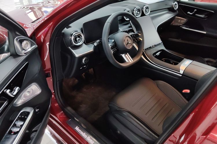 奔驰C级 2023款 改款二 C 260 L 运动版中控内饰20