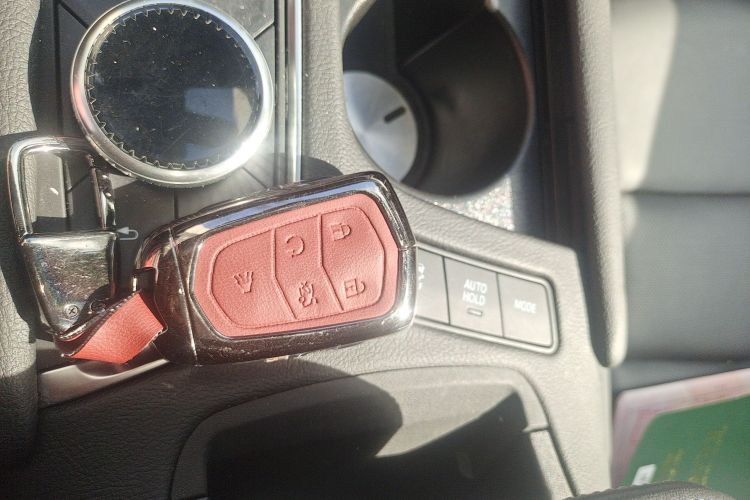 凯迪拉克XT5 2022款 2.0T 四驱豪华型（蜂鸟版）中控内饰7001