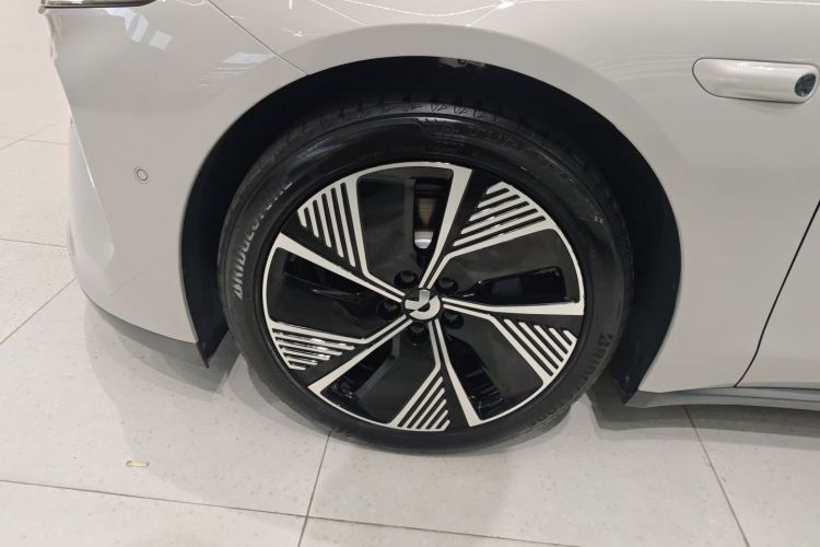 蔚来ET7 2024款 75kWh 行政版车身外观6007