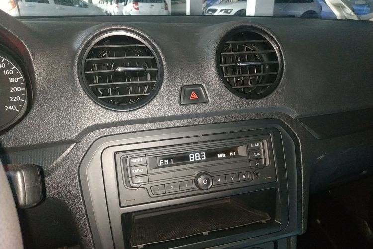 大众 捷达 2015款 1.6L 自动时尚型中控内饰16