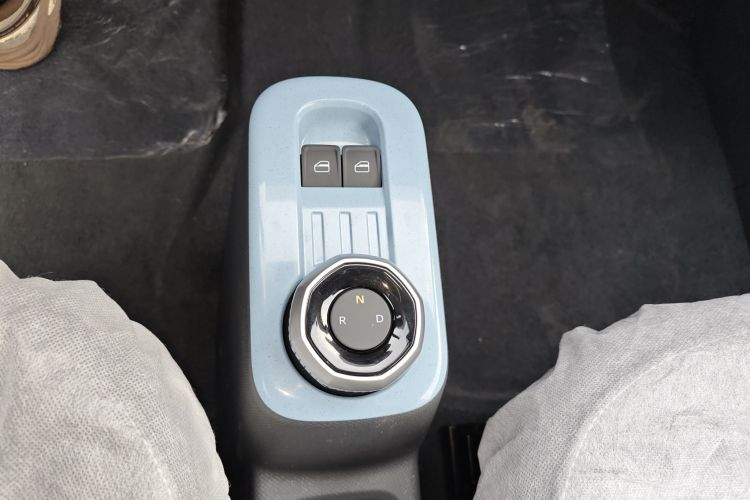 吉利银河 2024款 熊猫mini 200km 耐力熊中控内饰18