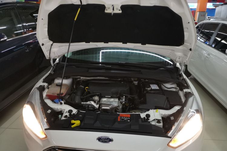 福特 福克斯 2015款 三厢 EcoBoost 125 自动超能风尚型局部细节24