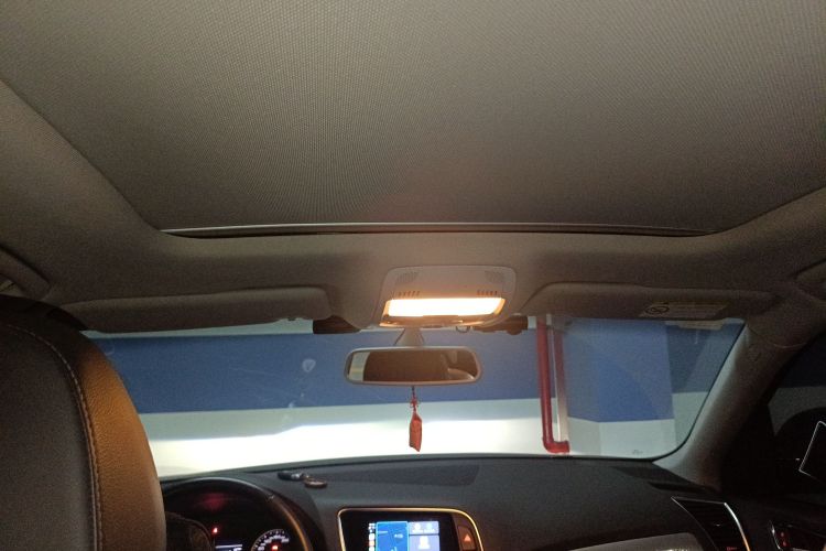 奥迪Q5 2016款 40 TFSI 技术型中控内饰22