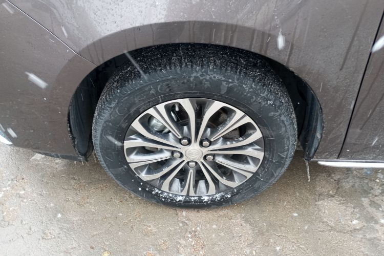 别克GL8 2023款 陆上公务舱 智享型车身外观6007