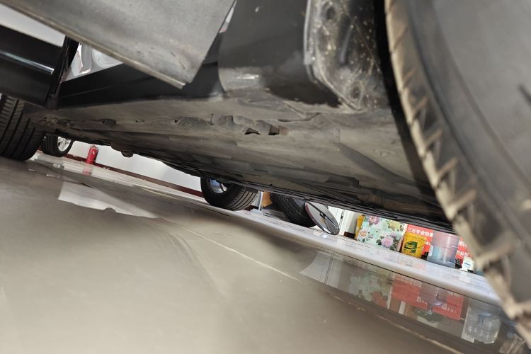 奔驰GLB 2021款 GLB 200 动感型局部细节9001