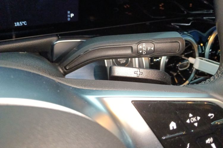 奔驰GLB 2024款 GLB 200 动感型局部细节18