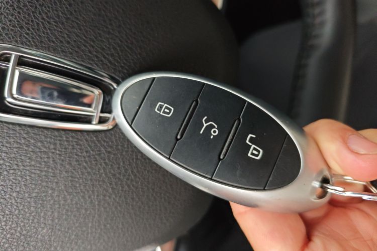 奔腾NAT 2023款 PRO 舒享出行加长版 425km中控内饰11