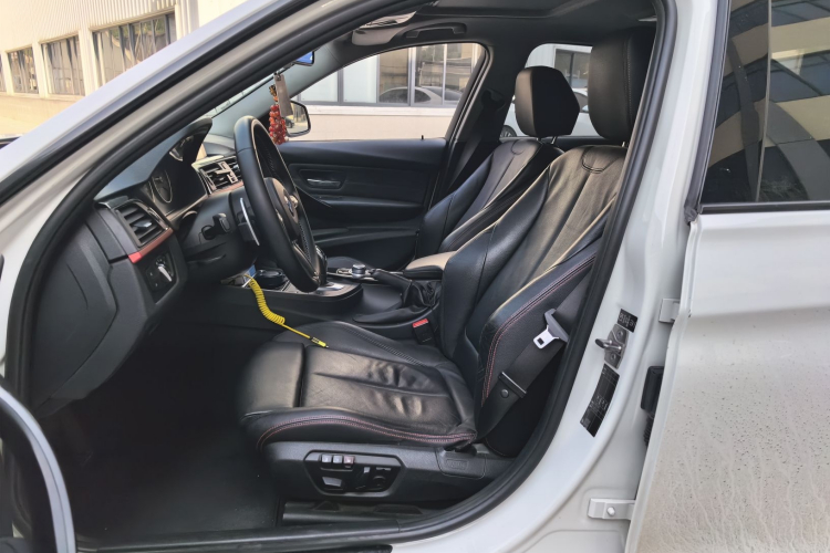 宝马3系(进口) 2013款 改款 328i运动设计套装局部细节19