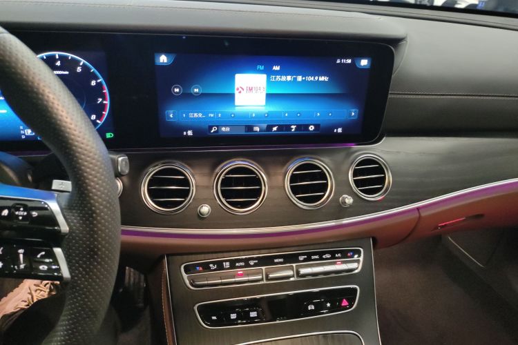 奔驰E级 2023款 改款 E 300 L 运动时尚型中控内饰16