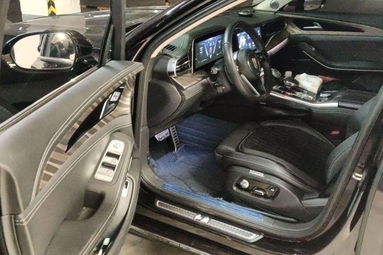 红旗H9 2022款 2.0T 智联旗享版中控内饰20