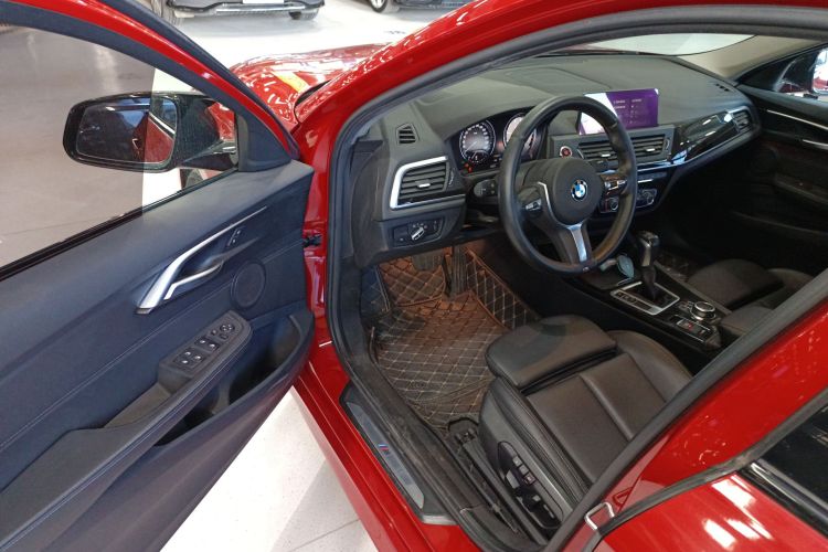 宝马1系 2019款 118i M运动套装中控内饰20