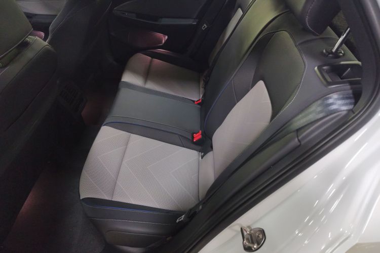 大众 高尔夫 2025款 300TSI R-Line中控内饰21