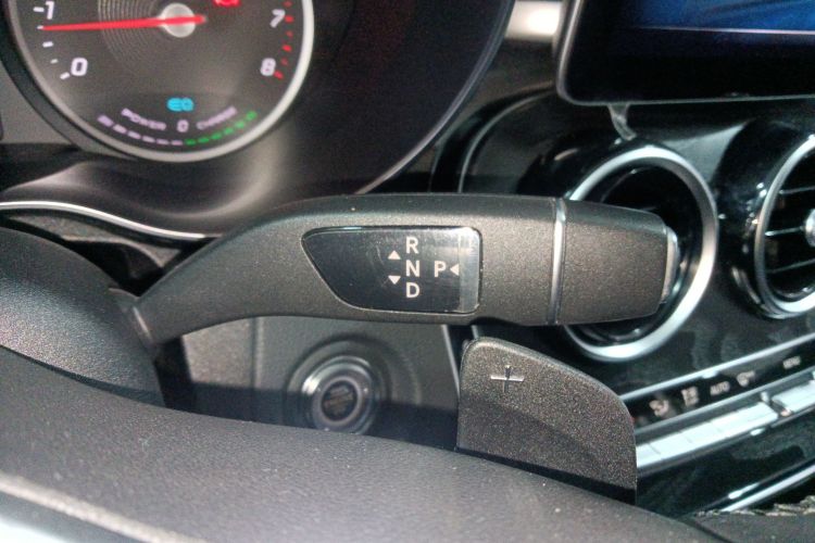 奔驰C级 2019款 C 260 L 运动版中控内饰18