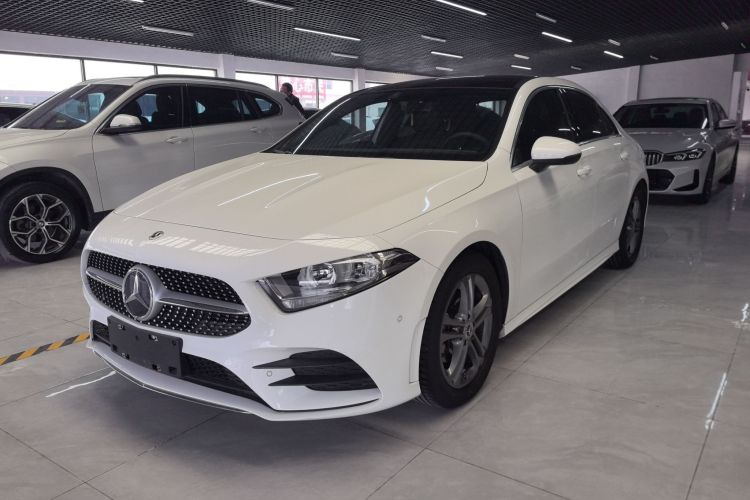 奔驰A级 2020款 改款 A 180 L 运动轿车特殊配置车身外观1