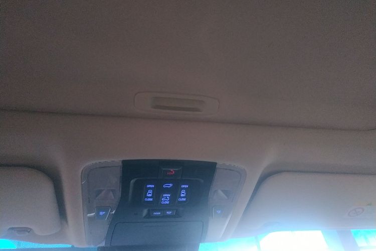 丰田 埃尔法 2021款 双擎 2.5L 豪华版中控内饰22