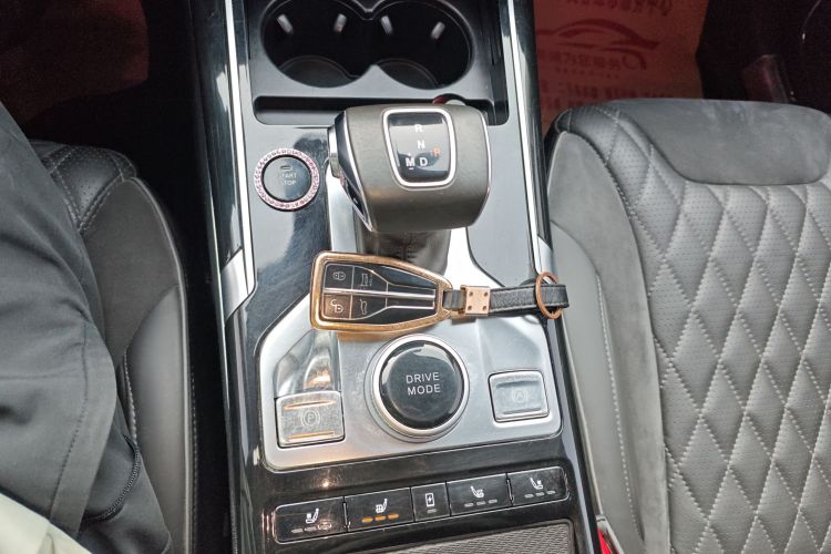 红旗HS5 2019款 2.0T 智联旗享版中控内饰18