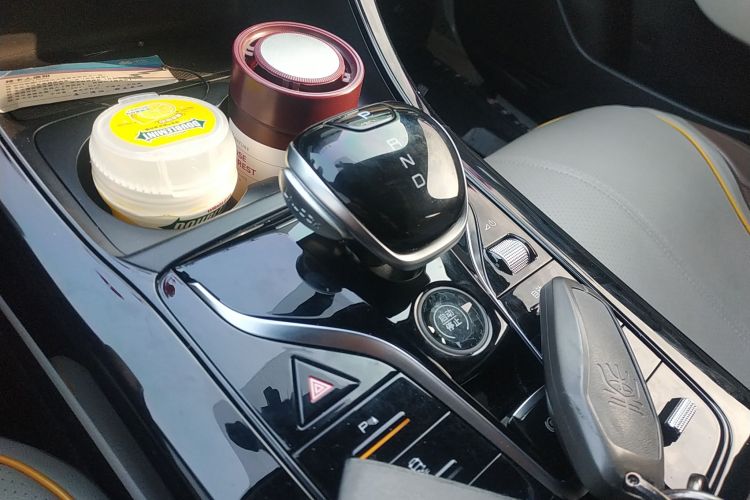 比亚迪 秦PLUS 2024款 荣耀版 DM-i 55KM领先型中控内饰18