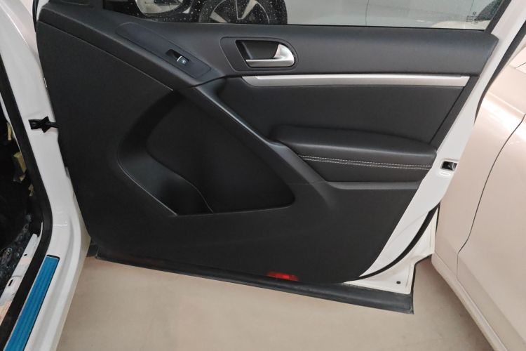 大众 途观 2016款 280TSI 自动两驱丝绸之路舒适版中控内饰7005