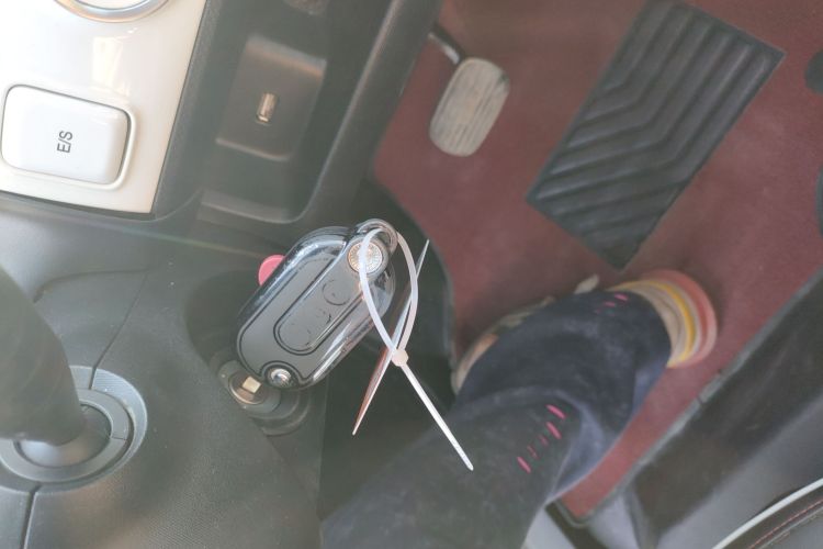 五菱汽车 宏光MINIEV 2022款 GAMEBOY 300km 玩咖款 磷酸铁锂中控内饰11