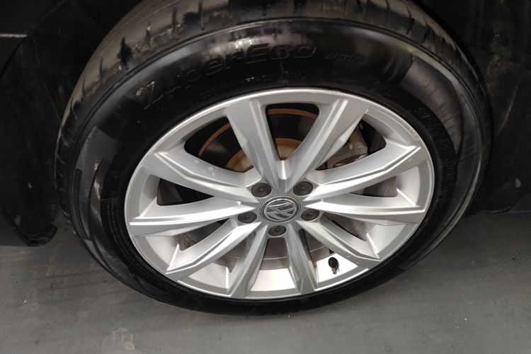 大众 帕萨特 2017款 330TSI DSG尊荣版车身外观6008