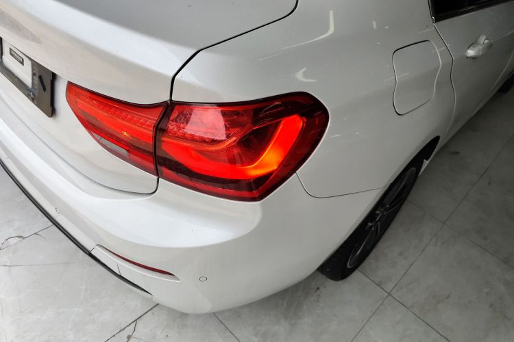 宝马1系 2018款 改款 118i 运动型车身外观6006