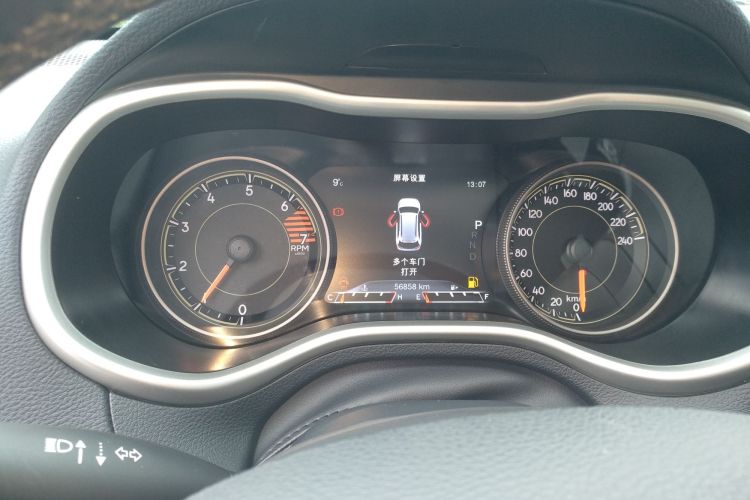 Jeep 自由光 2017款 2.0L 优越版局部细节14