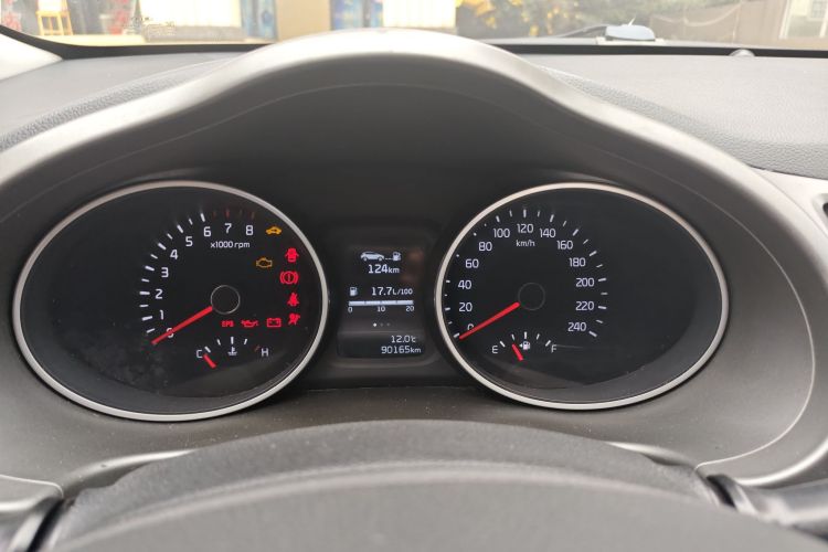 起亚 智跑 2016款 2.0L 手动两驱版GL中控内饰14